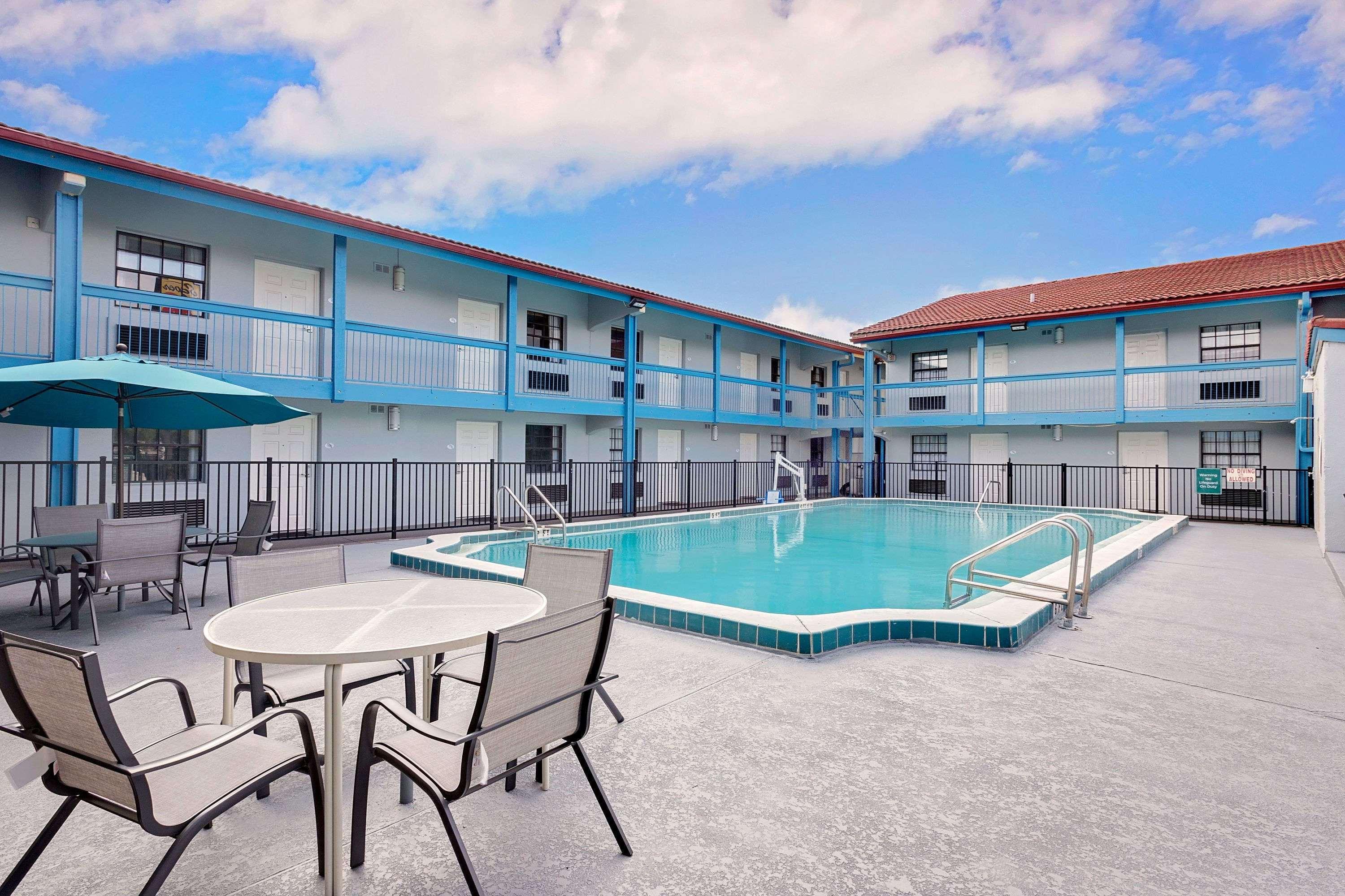 Baymont By Wyndham Jacksonville Orange Park Екстер'єр фото