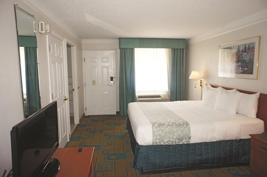 Baymont By Wyndham Jacksonville Orange Park Номер фото