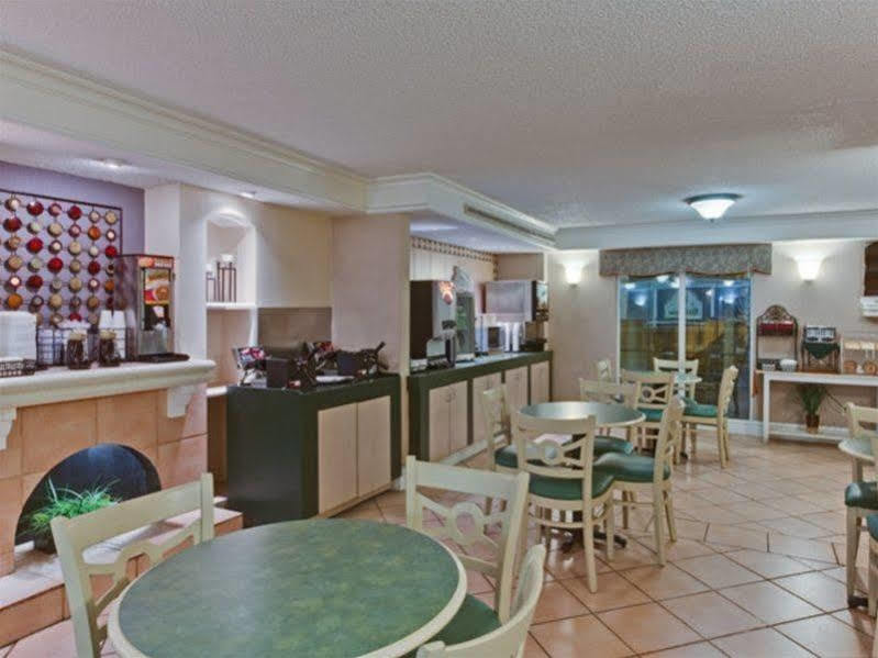 Baymont By Wyndham Jacksonville Orange Park Екстер'єр фото